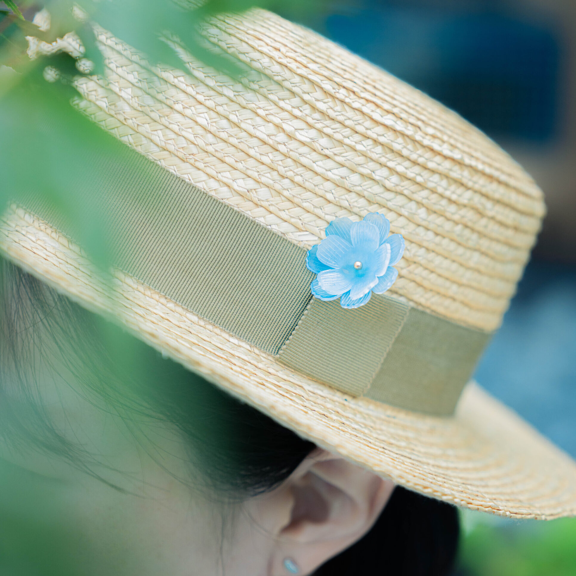 Seasonal flower shrink plastic accessory (cosmos)